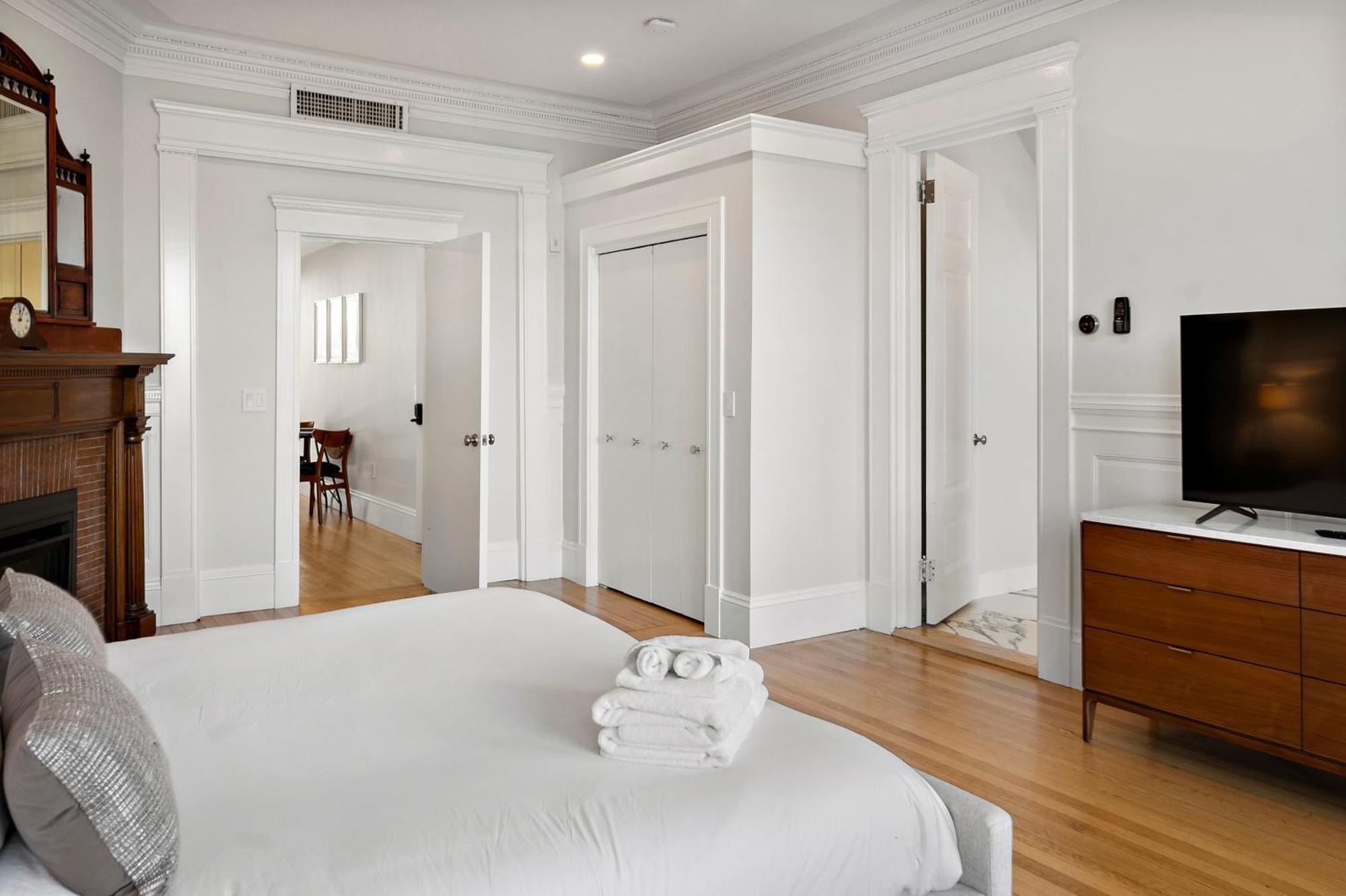 Charlesgate Suites Boston Bagian luar foto