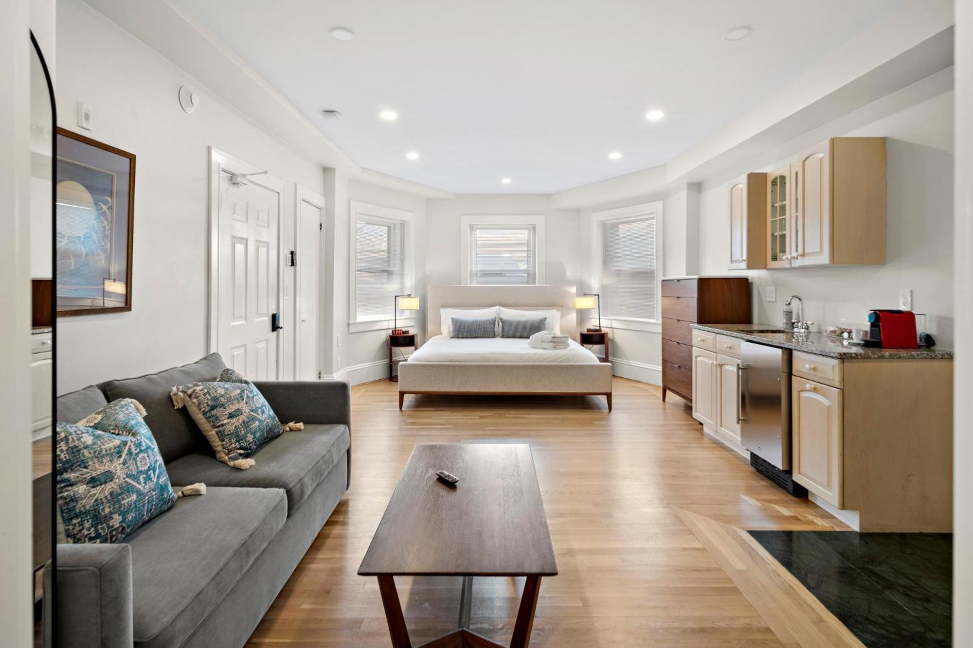 Charlesgate Suites Boston Bagian luar foto